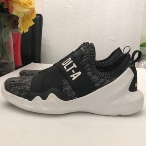 SKECHERS DLT-A SPASTIC FLARE SLIP ON RUNNING SNEAKERS WOMENS SIZE 7